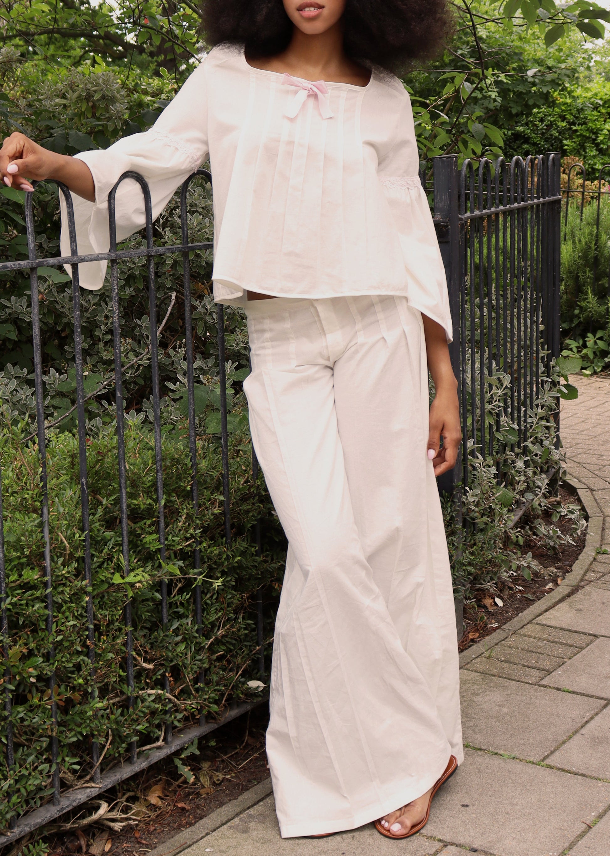 Model is 5'11 tall ,Size UK 8-10; wearing our Size Medium (extra long)